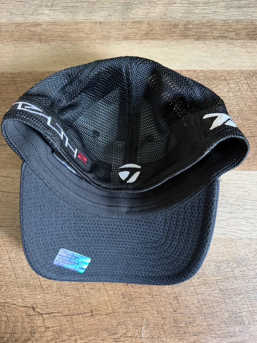TaylorMade Black Golf Cap with Silver Authenticity Sticker- S/M - Picture 2 of 6